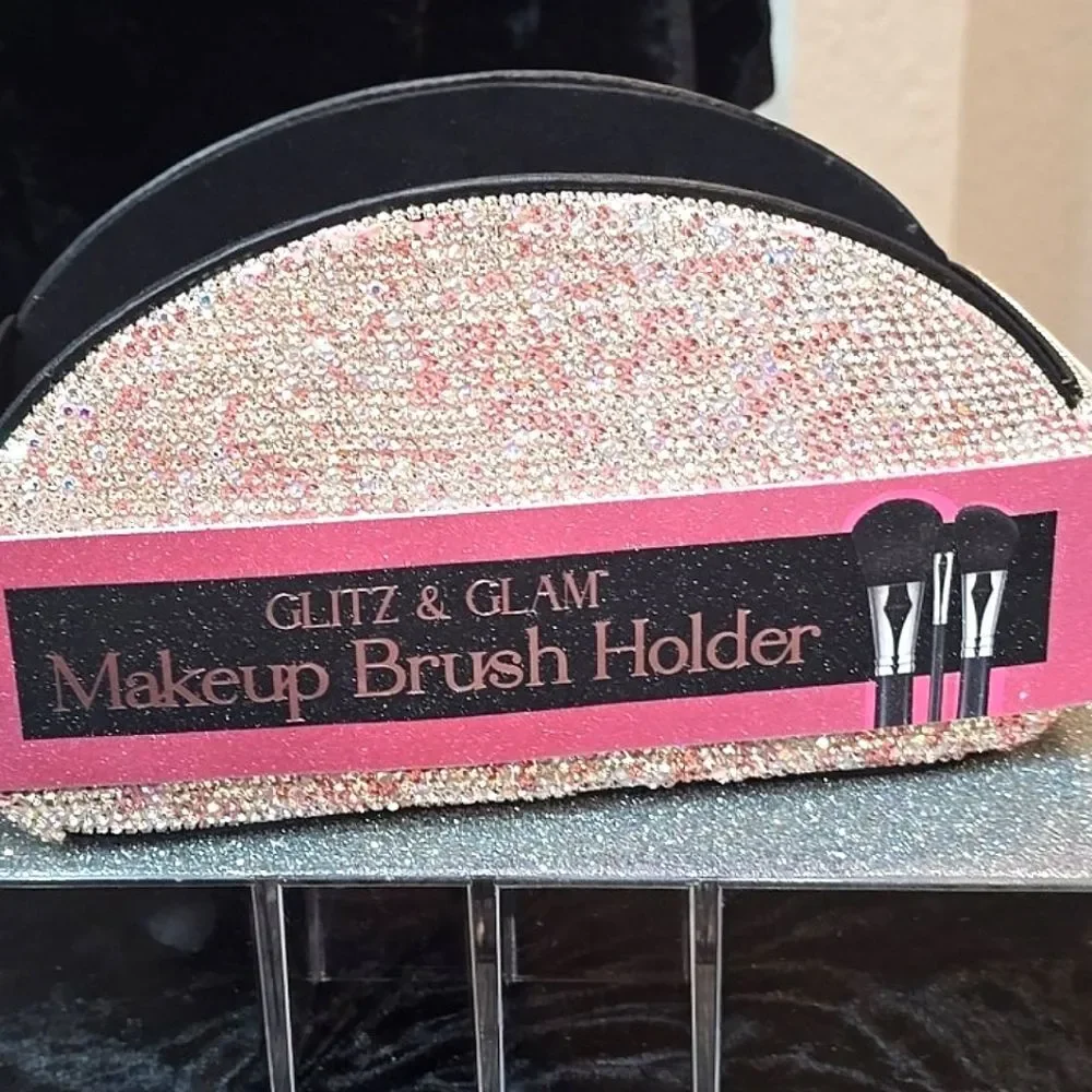 Glitz & Glam new see